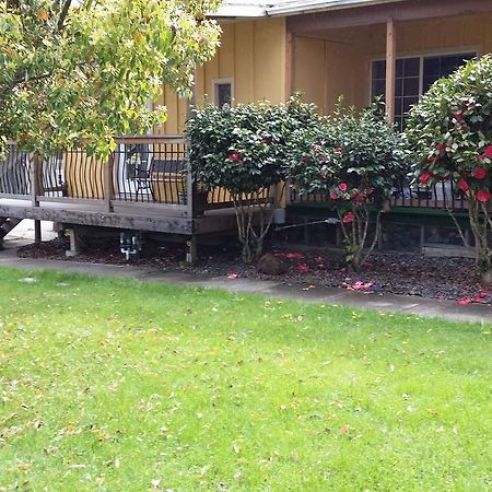 Redwood Inn Willits Luaran gambar