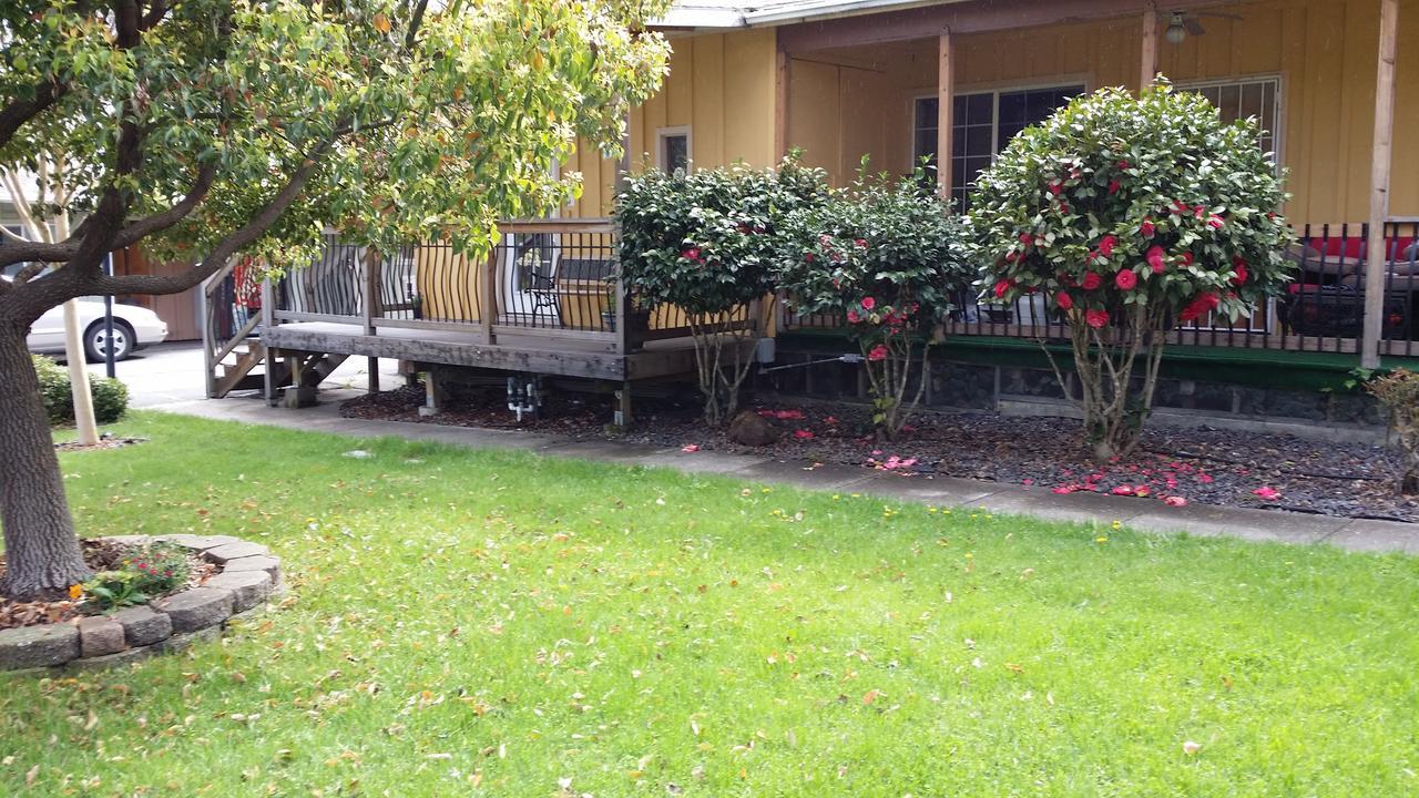 Redwood Inn Willits Luaran gambar