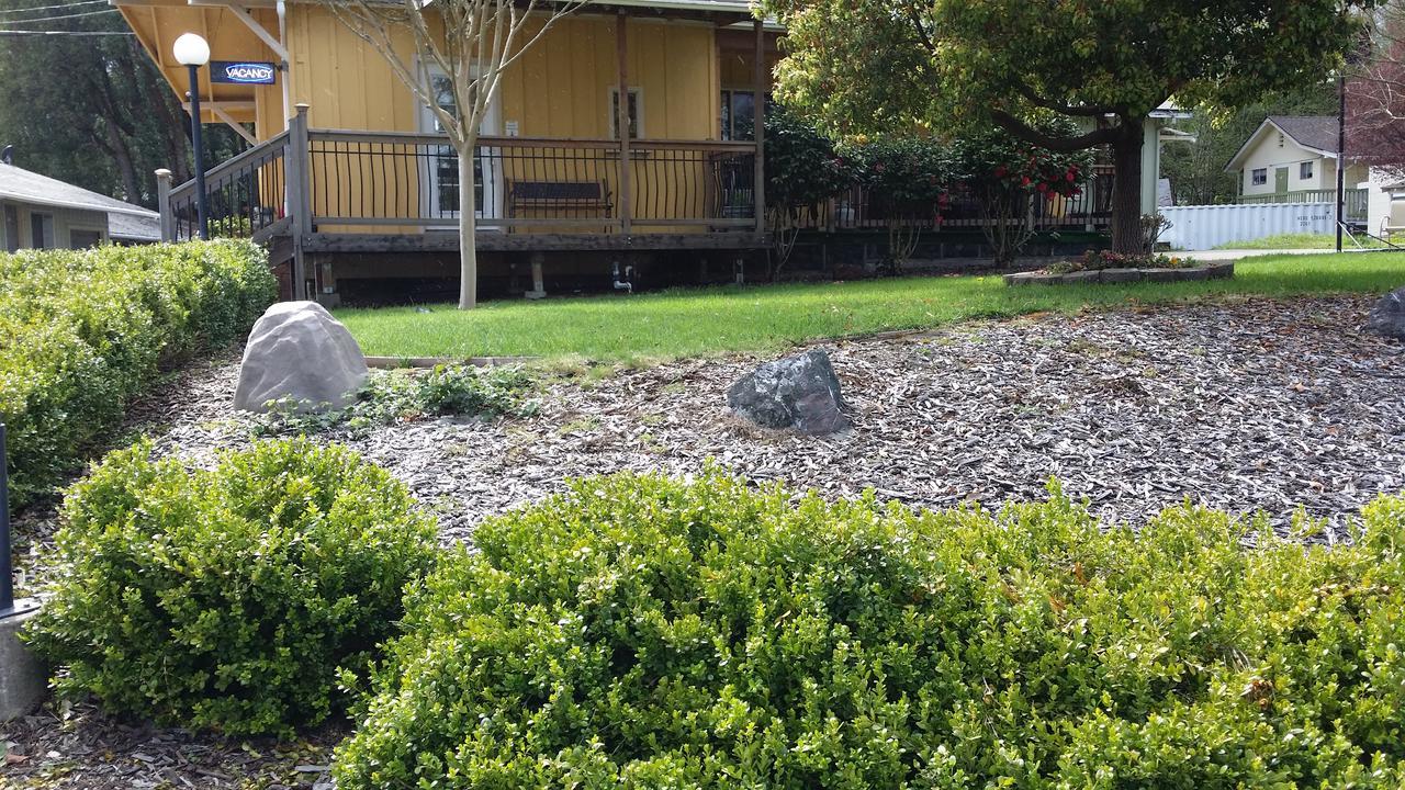 Redwood Inn Willits Luaran gambar