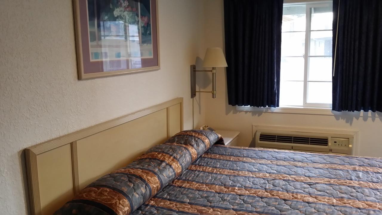 Redwood Inn Willits Luaran gambar